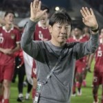 Pelatih Timnas Indonesia Shin Tae-yong bersama skuad Garuda-1712315752