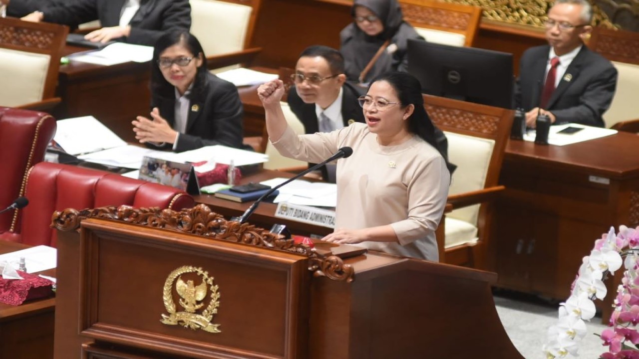 Ketua DPR RI Puan Maharani saat pidato penutupan masa sidang dalam Rapat Paripurna DPR RI Ke-15 Masa Persidangan IV Tahun Sidang 2023-2024, di Gedung Nusantara II, Senayan, Jakarta, Kamis (4/4/2024). Foto : Jaka/Andri