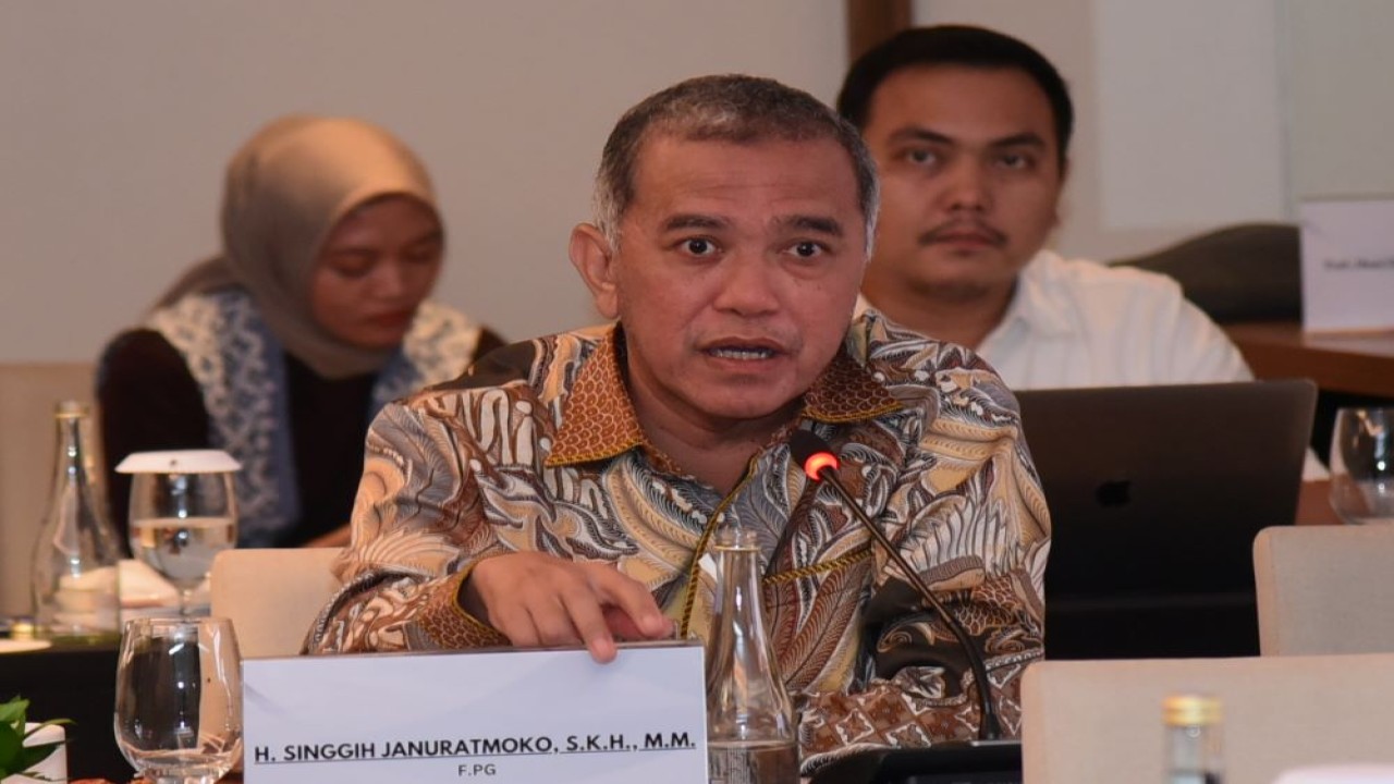Anggota Komisi VI DPR RI Singgih Januratmoko saat mengikuti pertemuan Kunjungan Kerja Reses Tim Komisi VI ke Badung, Bali, Senin (22/4/2022). Foto: Oji/vel