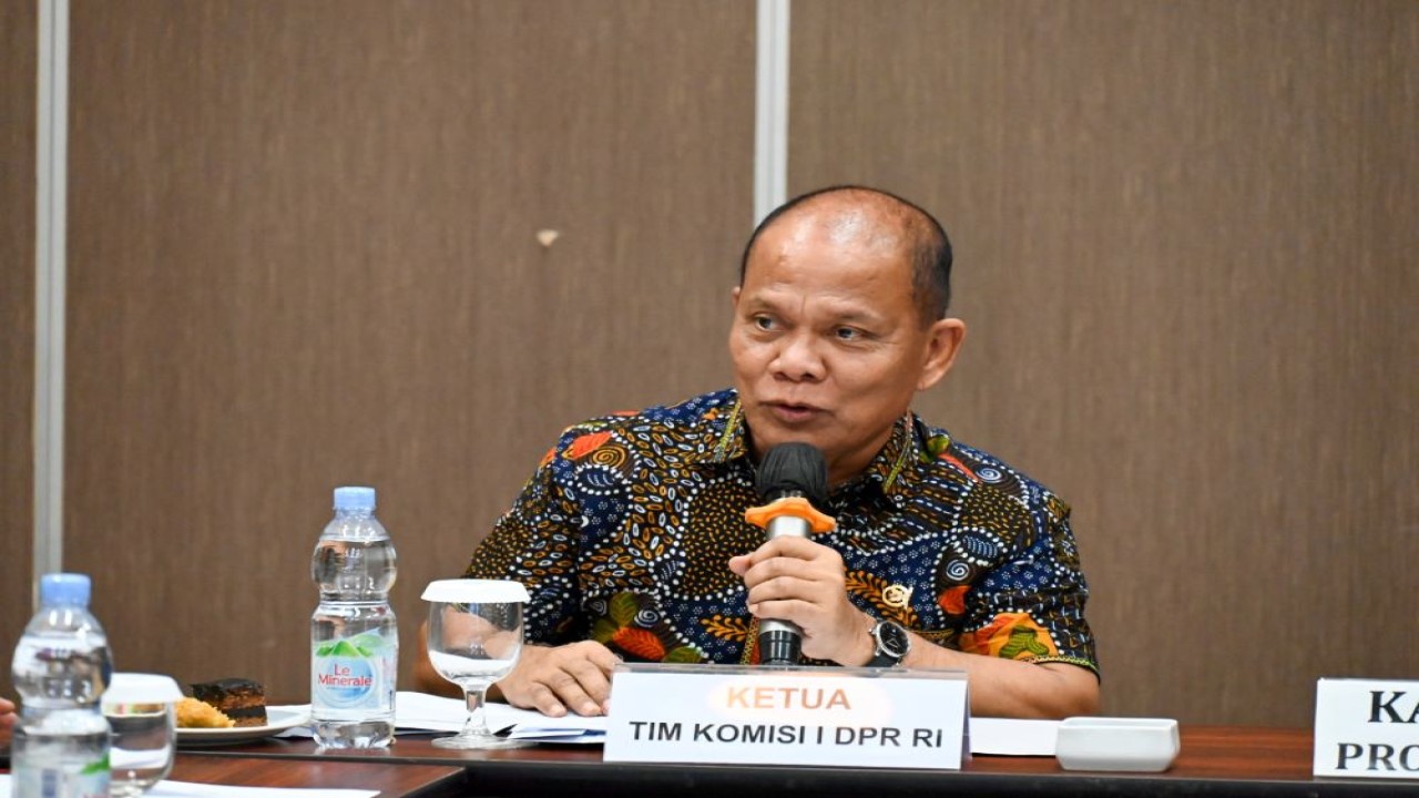 Anggota Komisi I DPR RI Sturman Panjaitan saat kunjungan kerja reses ke Medan, Provinsi Sumatera Utara, Kamis (18/04/2024). Foto : Nadia/Andri
