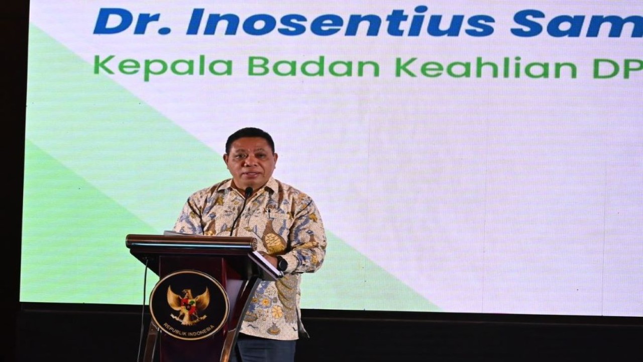 Kepala Badan Keahlian (BK) Sekretariat Jenderal (Setjen) DPR RI Inosentius Samsul dalam acara Seminar Internasional Perubahan Iklim di Hotel JS Luwansa, Selasa (7/5/2024). Foto : Tn/Andri