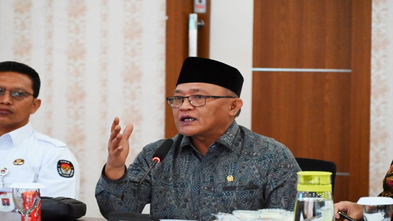 Anggota Komisi II DPR RI, Kamran Muchtar Podomi saat mengikuti Kunjungan Kerja (Kunker) Reses ke Sulawesi Selatan di Kota Makassar, Sulawesi Selatan, Senin (06/05/2024). Foto : Gys/Andri