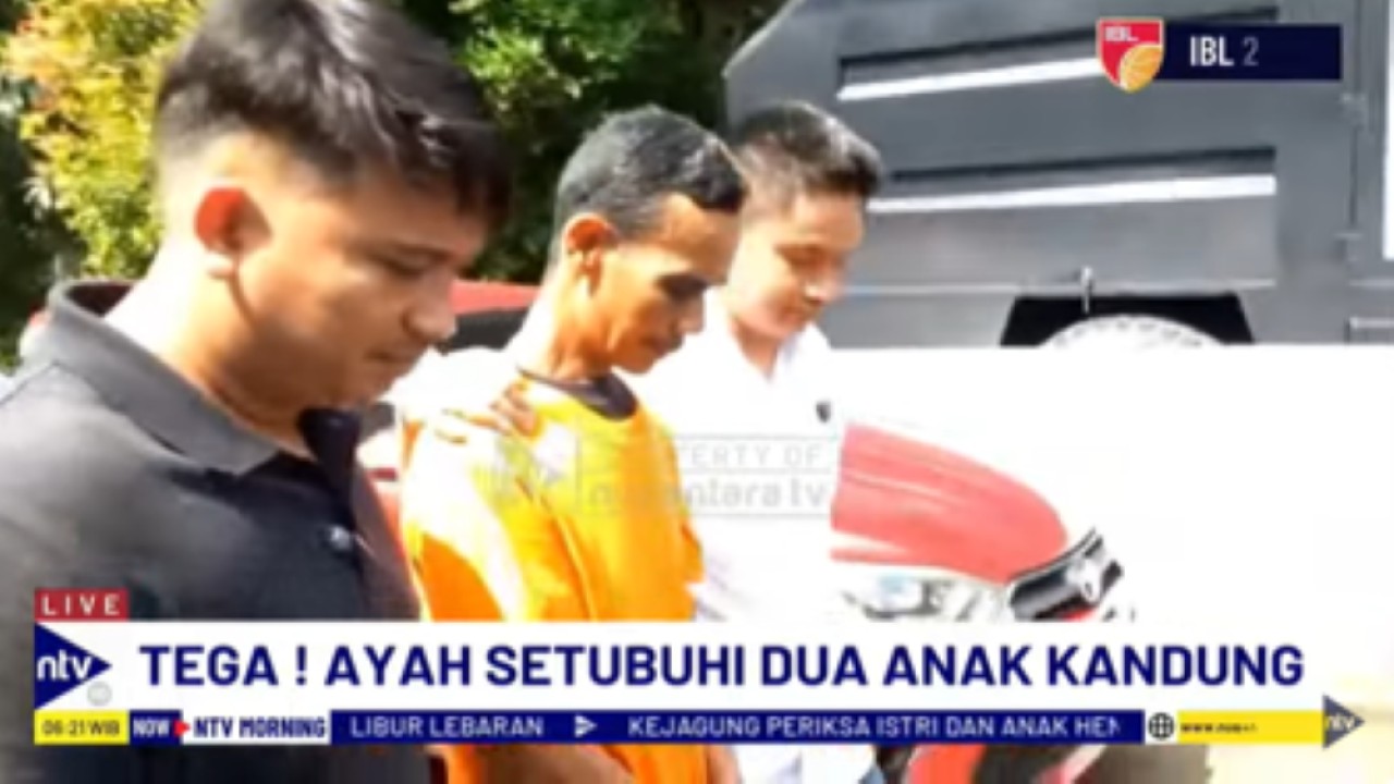 EH seorang ayah yang tega menyetubuhi dua putrinya selama 9 tahun ditangkap polisi