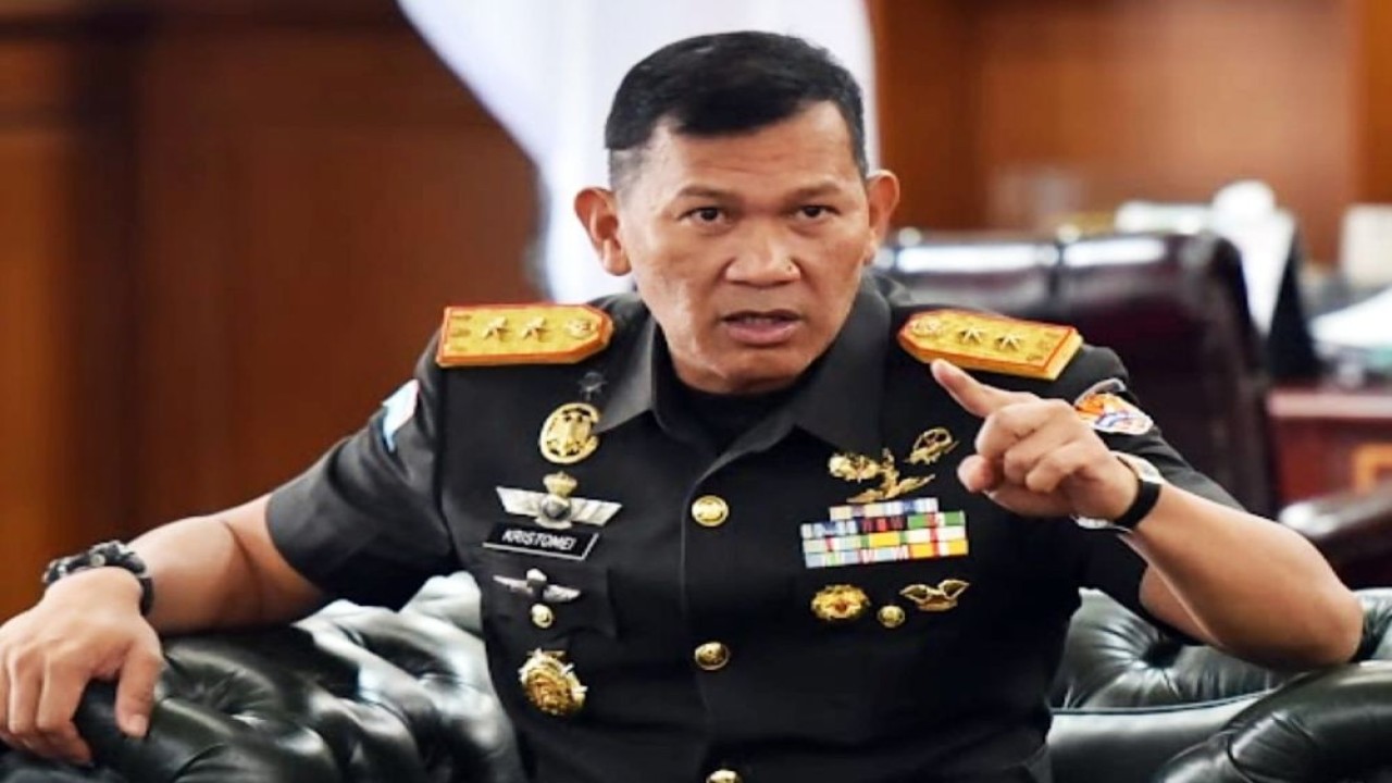 Kapuspen TNI, Mayjen TNI Kristomei Sianturi menegaskan TNI akan membantu penuh aparat kepolisian untuk mengejar pelaku dan mengungkap kasus pengeroyokan prajurit TNI secara tuntas. (Foto: Istimewa)