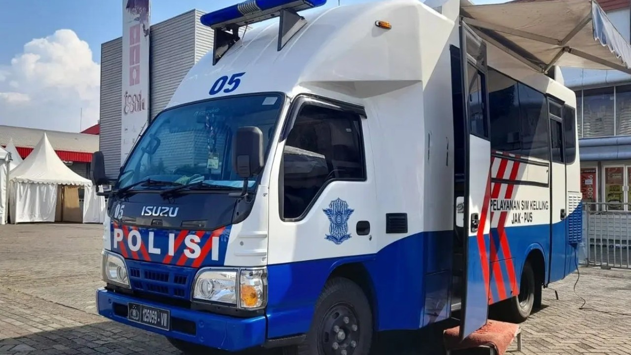 Ditlantas Polda Metro Jaya membuka layanan SIM keliling bagi masyarakat di lima lokasi Jakarta. (Foto: Istimewa)