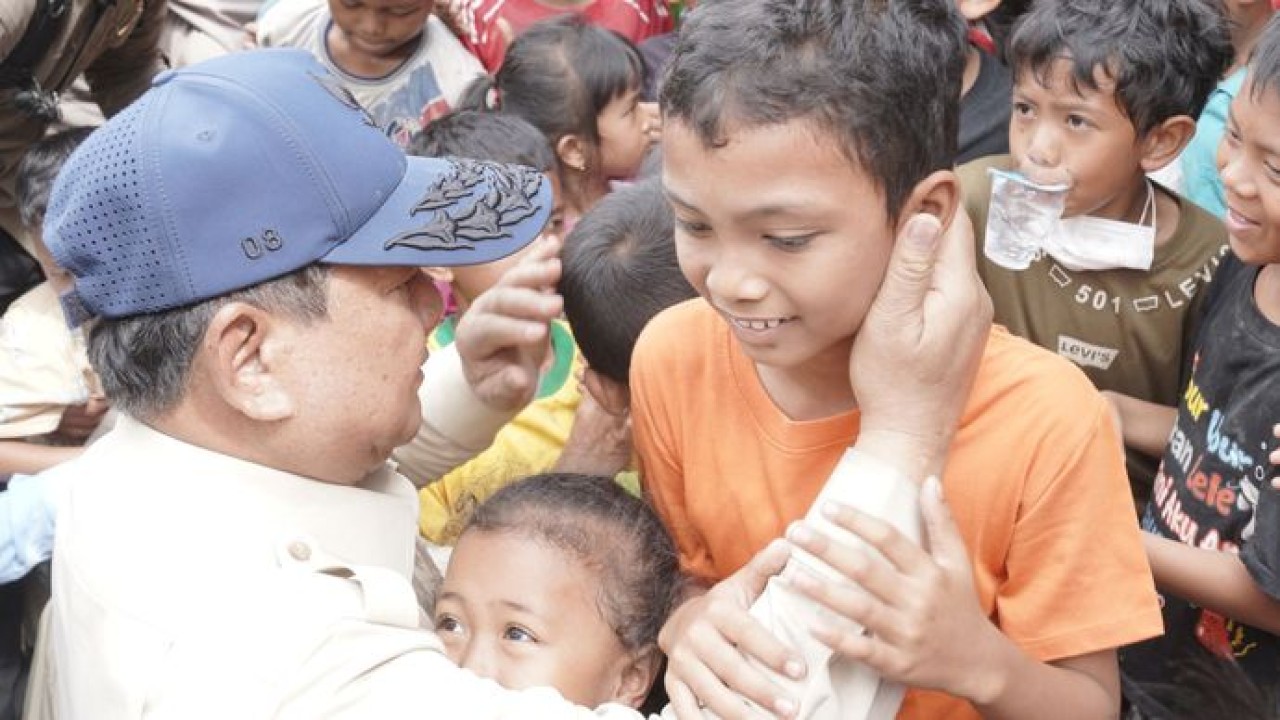 Presiden Prabowo saat mengunjungi Aceh Tamiang (Dokumentasi Media Kepresidenan)