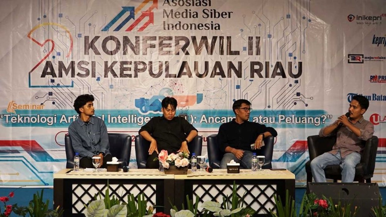 Asosiasi Media Siber Indonesia (AMSI) Kepulauan Riau menggelar seminar bertajuk “AI: Ancaman atau Peluang?” yang menyasar mahasiswa dan pelaku media di Tanjungpinang/ist