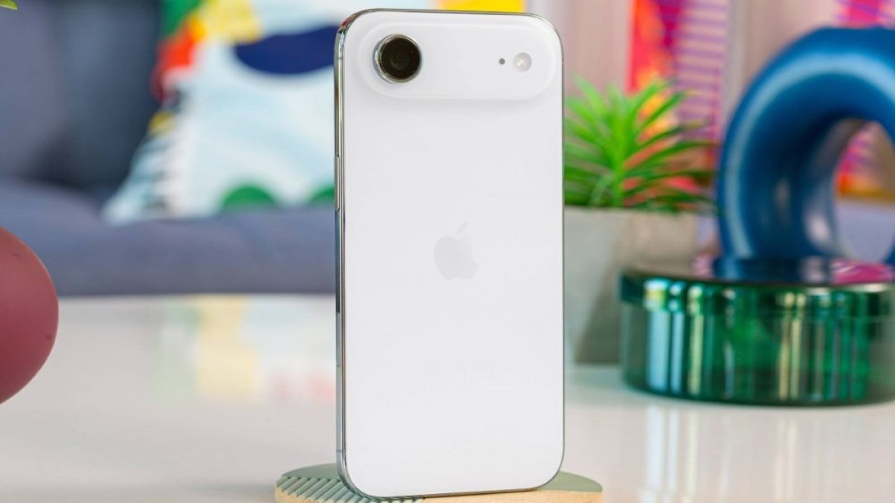 iPhone Air generasi kedua itu dikabarkan akan hadir sesuai rencana pada musim gugur 2026. (Foto: Istimewa via GSM Arena)