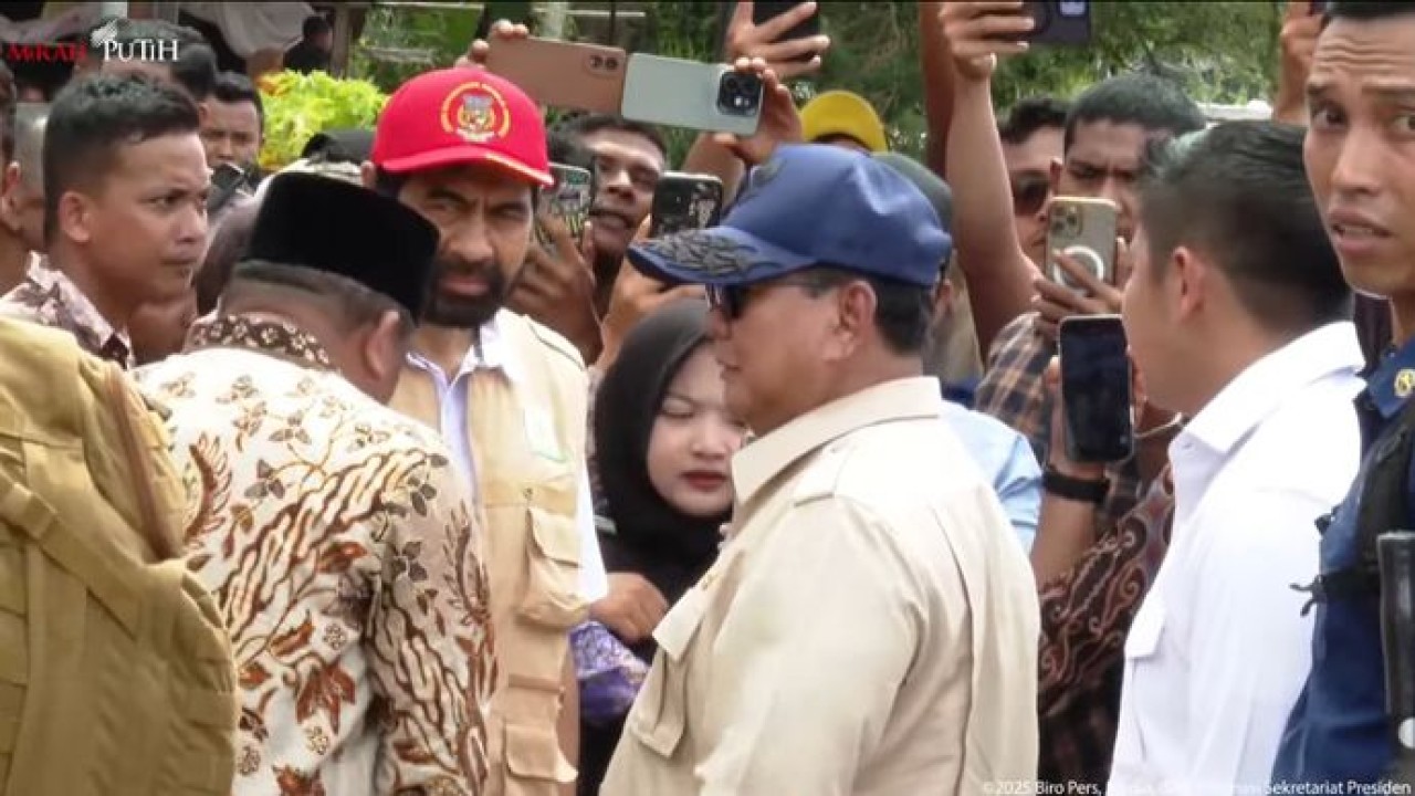 Presiden Prabowo Subianto menegaskan komitmen pemerintah untuk memastikan seluruh fasilitas publik, lahan pertanian, hingga pasokan listrik segera pulih (Istimewa)