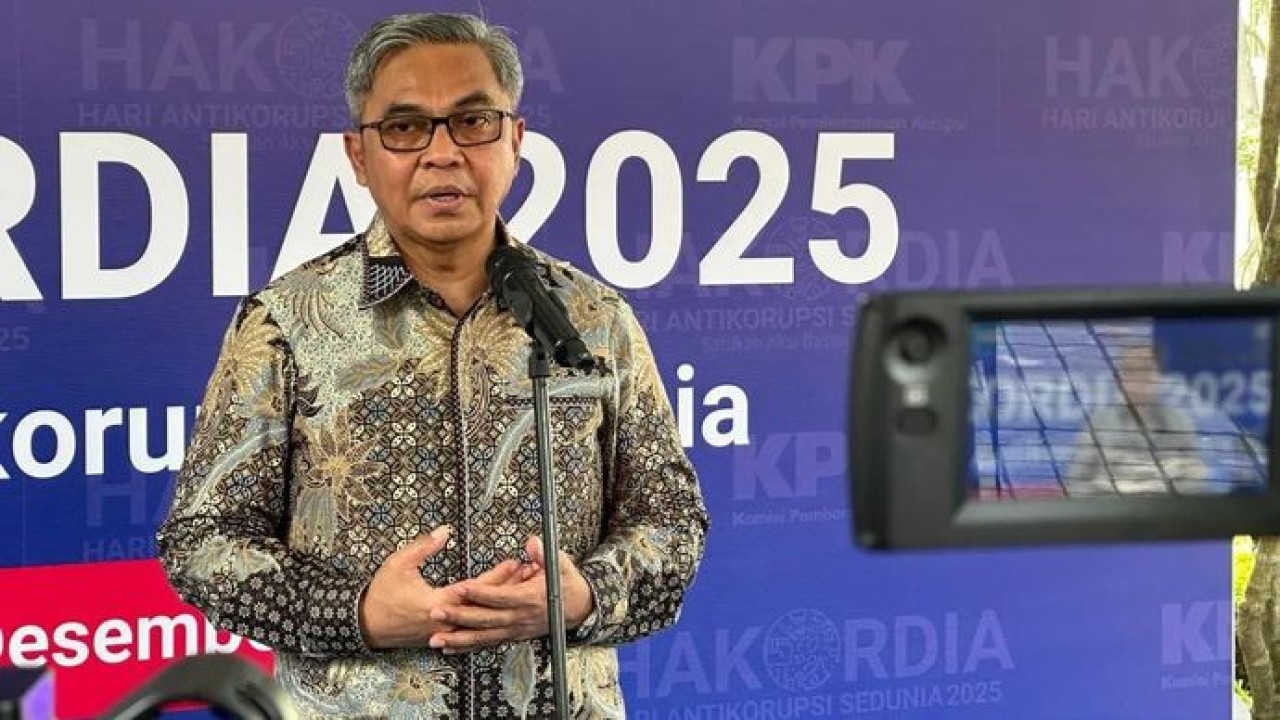 Ketua Komisi Pemberantasan Korupsi Setyo Budiyanto memberikan keterangan usai menghadiri acara peringatan Hari Antikorupsi Sedunia 2025 di Kompleks Kepatihan, Kota Yogyakarta, Daerah Istimewa Yogyakarta, Selasa 9 Desember 2025. (ANTARA/Rio Feisal) (Antara)