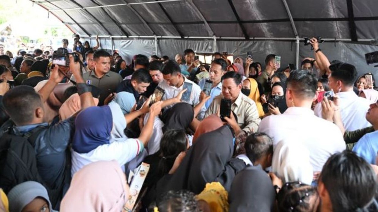 Presiden Prabowo Subianto meninjau sejumlah wilayah yang sempat terisolasi akibat bencana. (Foto: Setpres)