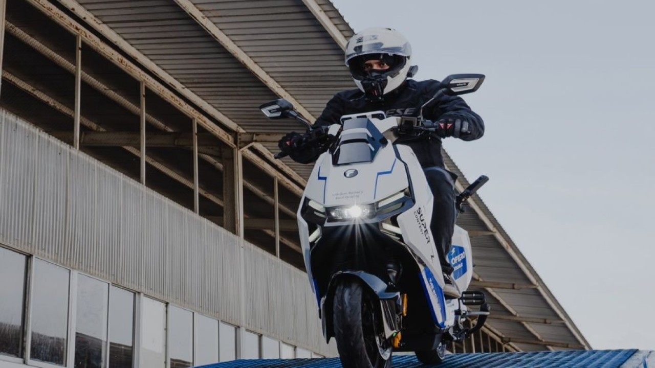 Ofero Stareer 5 Lit dihadirkan sebagai representasi visi perusahaan dalam mendefinisikan ulang standar sepeda listrik premium jarak jauh di Indonesia. (Foto: Istimewa)