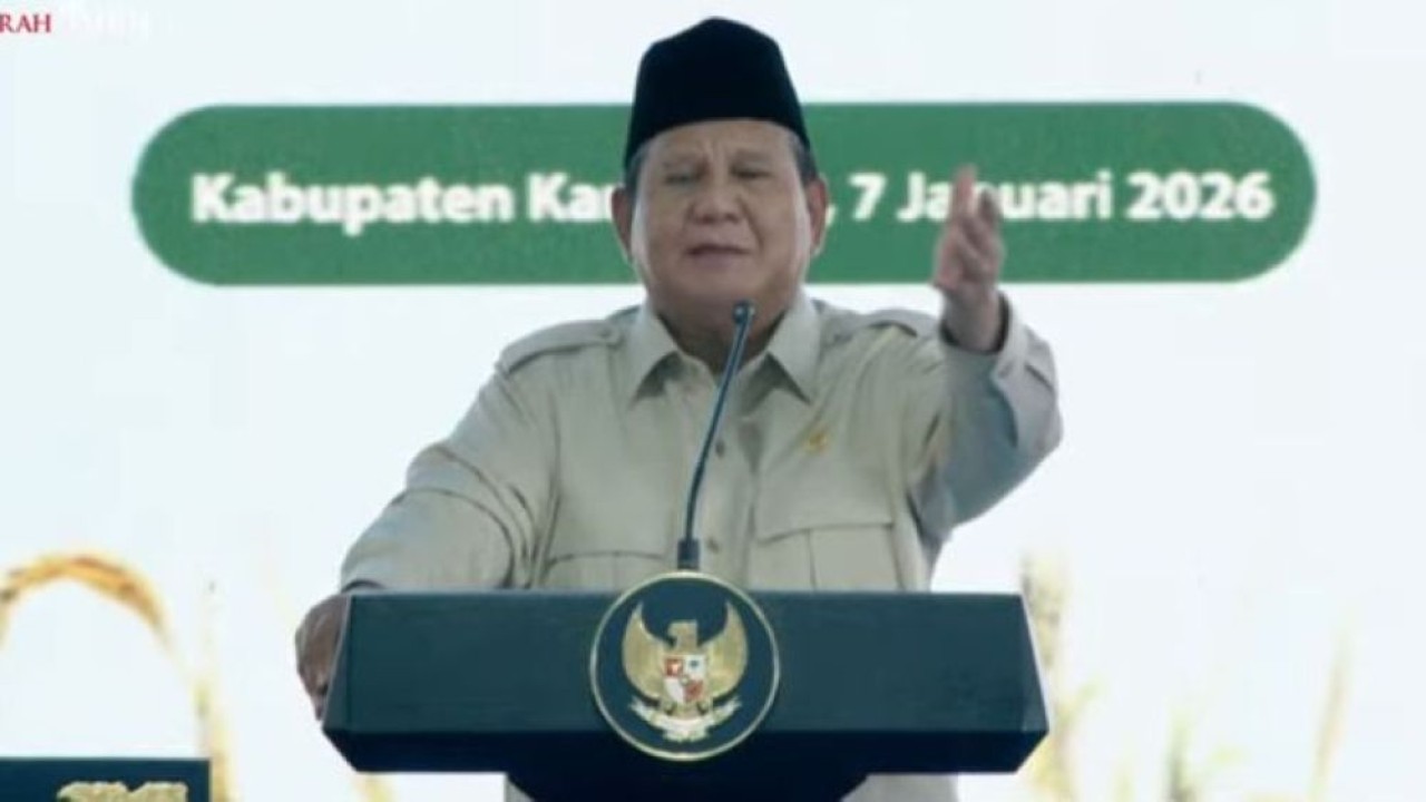 Presiden Prabowo Subianto menghadiri kegiatan panen raya di Karawang, Jawa Barat (Foto: Istimewa)