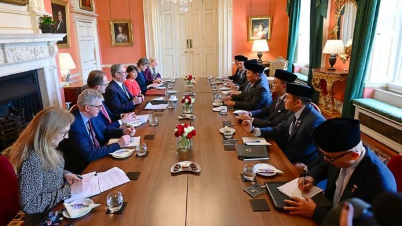 Presien Prabowo Subianto melakukan pertemuan dengan Perdana Menteri (PM) Inggris, Keir Starmer di Kantor PM Inggris, London. (Foto: Sekretariat Presiden)