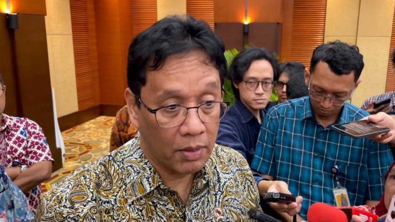 Menteri Keuangan (Menkeu) Purbaya Yudhi Sadewa merespons terkait kebijakan baru kewajiban penempatan 100 persen devisa hasil ekspor (DHE) yang diprotes sektor usaha kelapa sawit. (Ntvnews.id-Muslimin Trisyuliono)