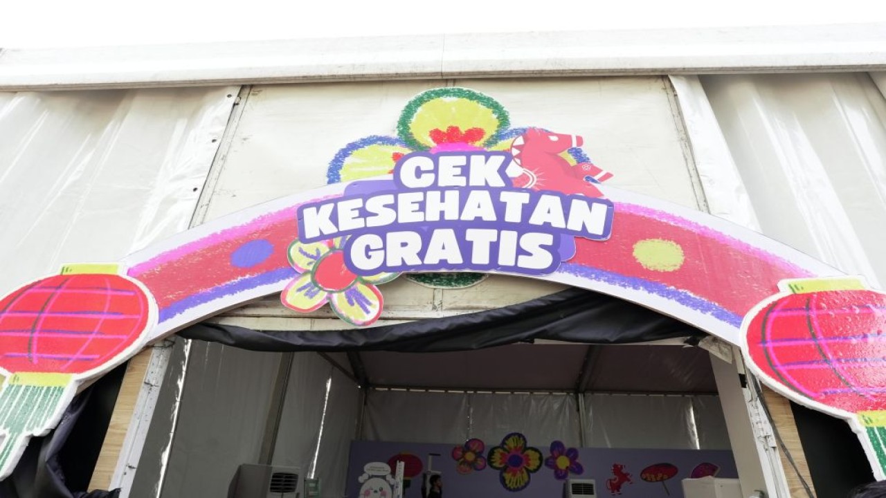 Para pengunjung antusias memanfaatkan layanan Cek Kesehatan Gratis yang dihadirkan di Imlek Festival 2577. (Foto: Dok/Istimewa)