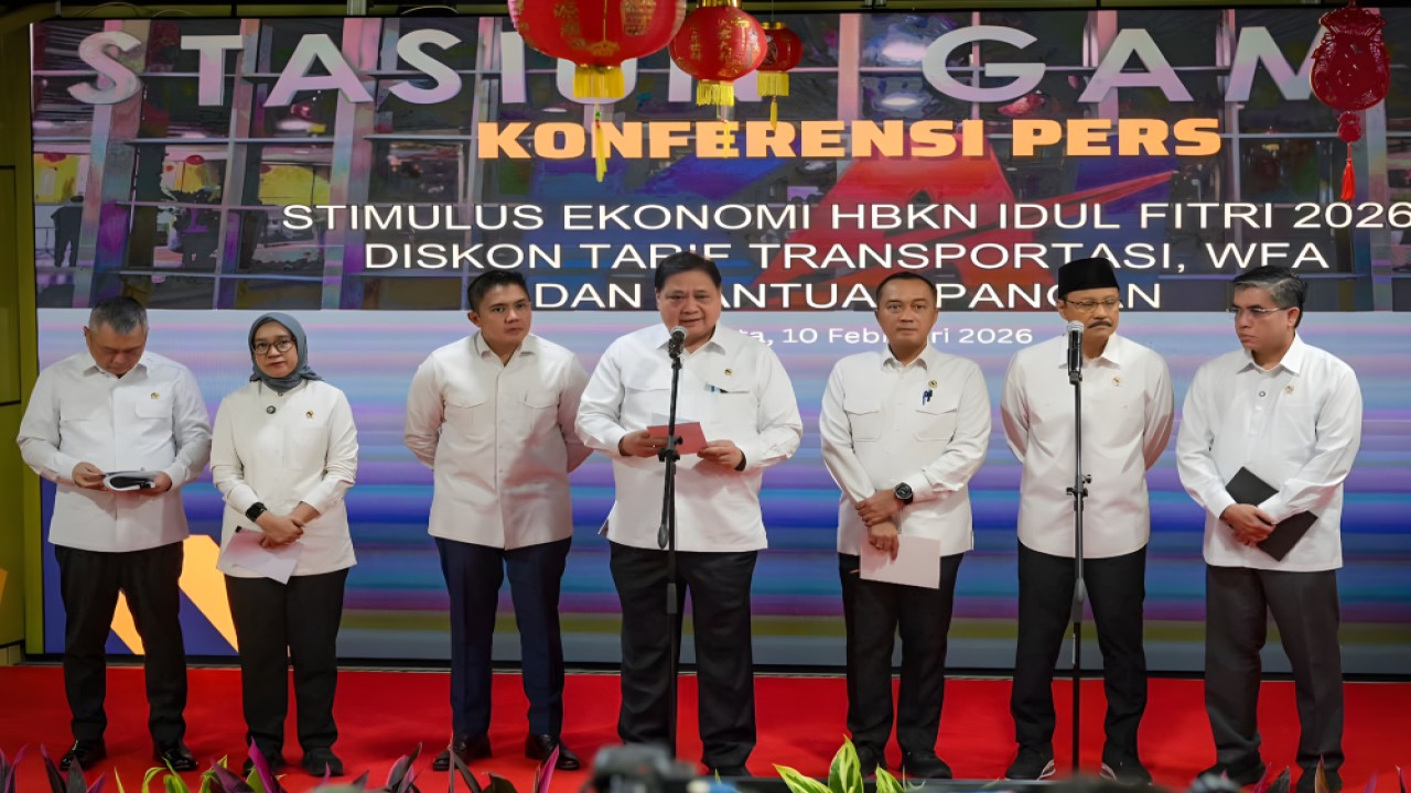 Menteri Perhubungan (Menhub) Dudy Purwagandhi (pertama dari kiri) mengatakan, program mudik gratis menjadi langkah konkret pemerintah untuk membantu masyarakat sekaligus menjaga pergerakan ekonomi selama musim Lebaran. (Foto: Dok/Istimewa)