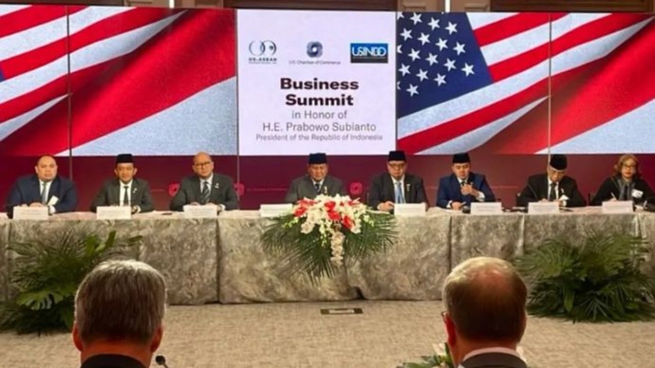 Prabowo di hadapan para pengusaha-pengusaha ternama AS dalam acara Business Summit di Gedung US Chamber of Commerce (USCC), Washington DC, Amerika Serikat (Antara)