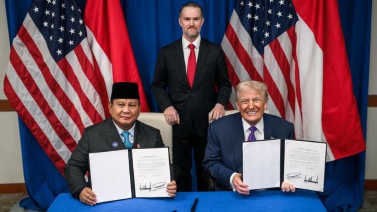 Presiden Prabowo Subianto dan Presiden Amerika Serikat (AS) Donald Trump resmi menandatangani kesepakatan dagang terkait tarif resiprokal atau Agreements on Reciprocal Trade (ART). (Foto: Dok/Istimewa)