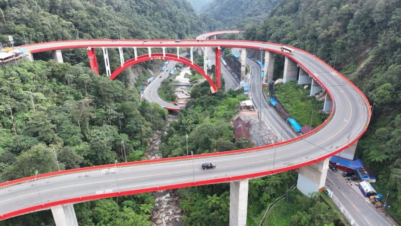 Salah satu koridor utama mobilitas masyarakat yang menjadi perhatian adalah jalur Padang-Bukittinggi, yang melintasi kawasan Lembah Anai dan Sitinjau Lauik. (Foto: Dok/Istimewa)