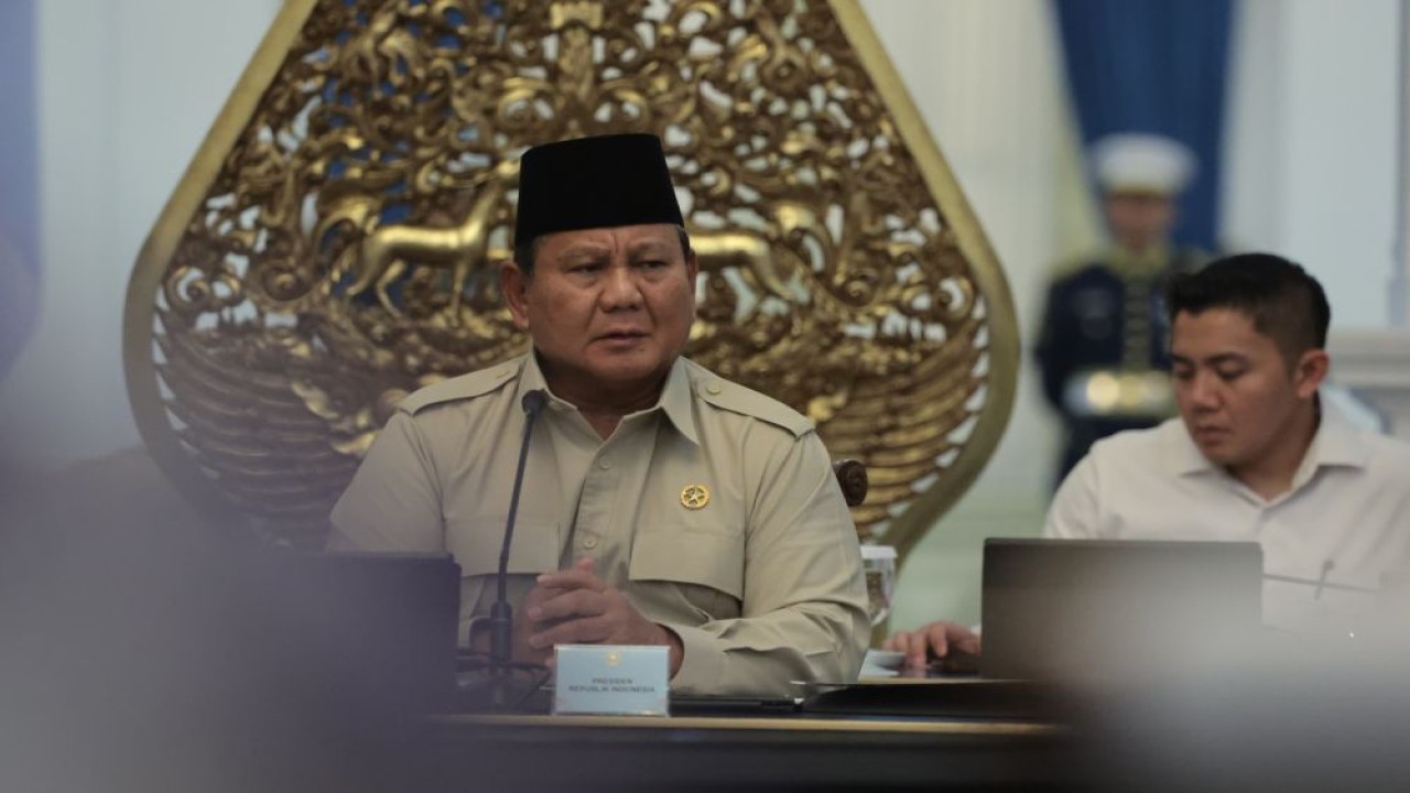 Presiden Prabowo Subianto mengundang sejumlah mantan presiden dan wakil presiden serta tokoh nasional di Istana Negara, Selasa malam (3/3/2026). (Foto: Dok/Istimewa)