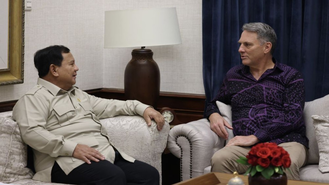 Presiden Prabowo Subianto menerima kunjungan Wakil Perdana Menteri sekaligus Menteri Pertahanan Australia, Richard Marles, di kediamannya di Kertanegara pada Rabu (11/3/2026) malam. (Foto: Dok/Istimewa/Bakom RI)