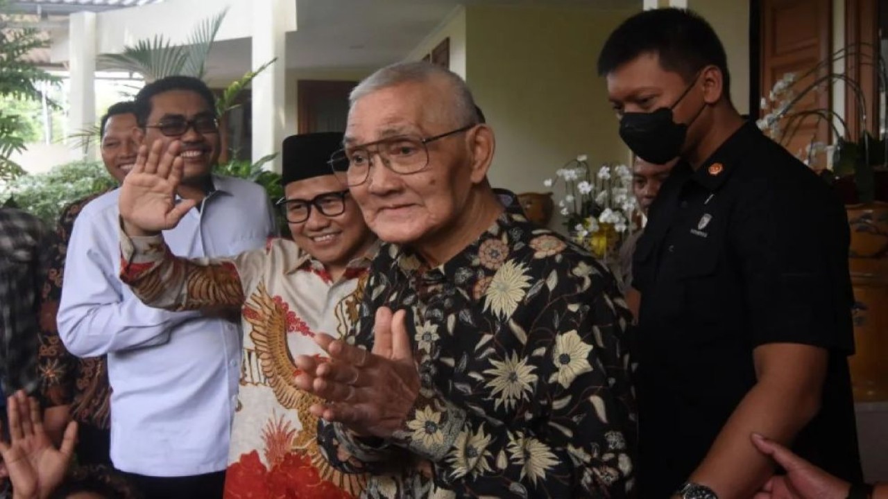 Wakil Presiden (Wapres) RI ke-6 Try Sutrisno. (Foto: ANTARA FOTO/Indrianto Eko Suwarso/aww)