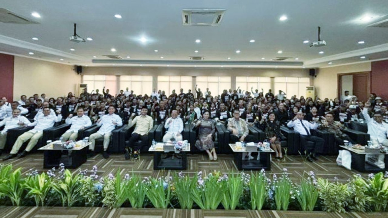 Pimpinan Pusat Gerakan Kristiani Indonesia Raya (PP GEKIRA) menggelar kegiatan pembagian bantuan sosial berupa sembako kepada ratusan koster gereja dari berbagai denominasi di Jakarta. (Foto: Dok/Istimewa)