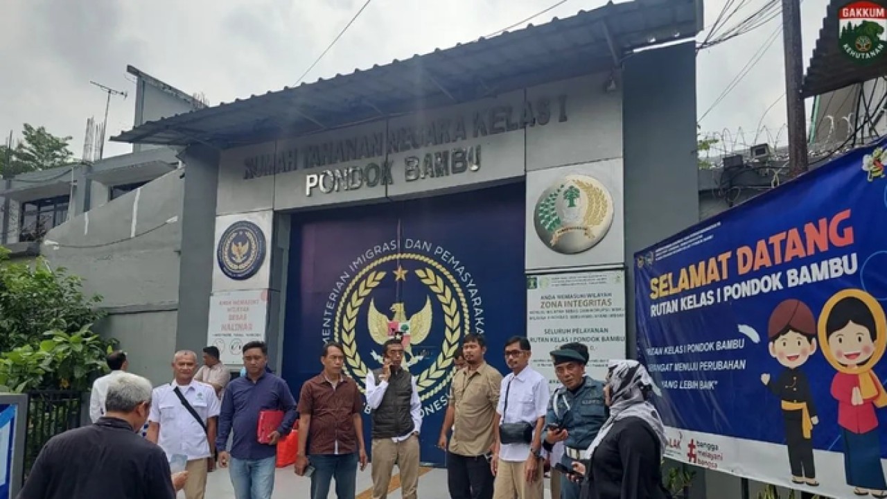 Upaya Balai Penegakan Hukum (Gakkum) Kemenhut menggagalkan upaya penyelundupan sebanyak 202 ekor reptil ke Dubai melalui Bandara Soekarno-Hatta. (ANTARA/HO-Kemenhut RI) (Antara)