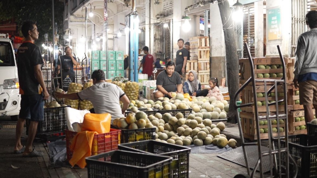 Pedagang melon di Pasar Gede Hardjonagoro Solo, Jawa Tengah. (Istimewa)