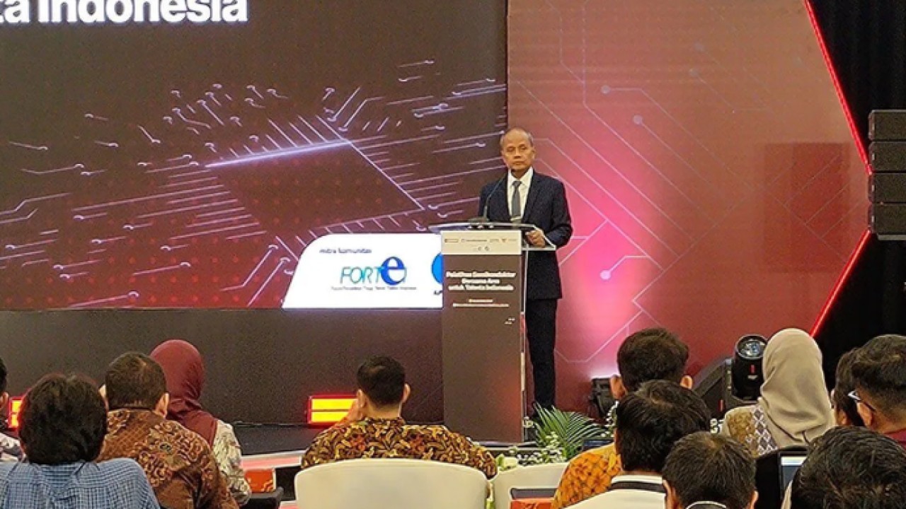 Chief Technology Officer (CTO) Danantara Indonesia Sigit Puji Santosa menyampaikan sambutan dalam pembukaan “Pelatihan Semikonduktor Bersama Arm untuk Talenta Indonesia” di Menara Mandiri, Jakarta, Rabu (20/5/2026). ANTARA/Aria Ananda/aa. (Antara)