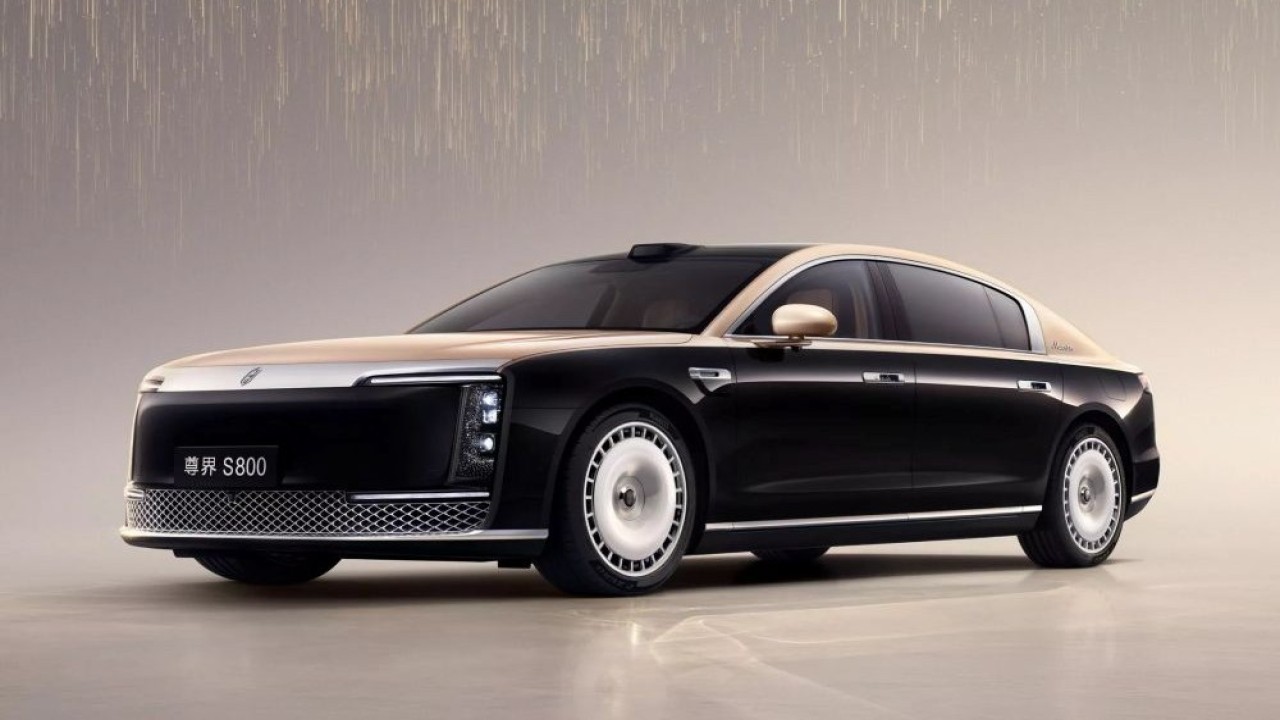 Mobil sedan mewah Maextro S800. (Foto: Istimewa via Carscoops)