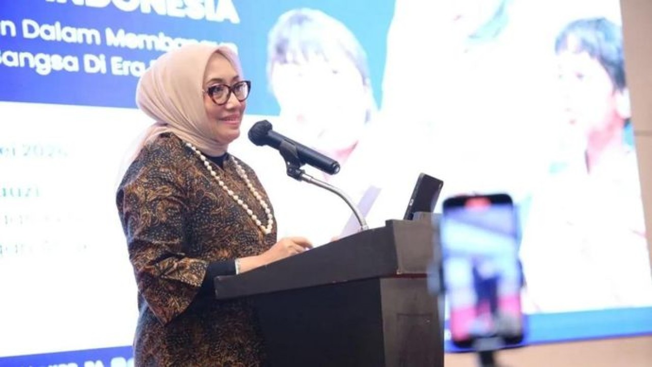 Menteri Pemberdayaan Perempuan dan Perlindungan Anak Arifah Fauzi dalam rapat kerja nasional Aliansi Perempuan Peduli Indonesia, di Jakarta. ANTARA/HO-KemenPPPA (Antara)