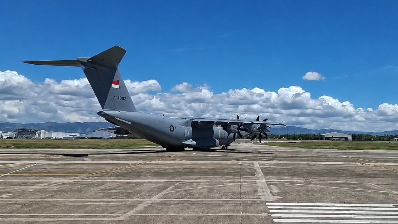 Maung MV3 Garuda Limousine lebih dulu diterbangkan dari Indonesia menuju Cebu menggunakan pesawat angkut Airbus A400M milik TNI Angkatan Udara. (Foto: BPMI Setpres)