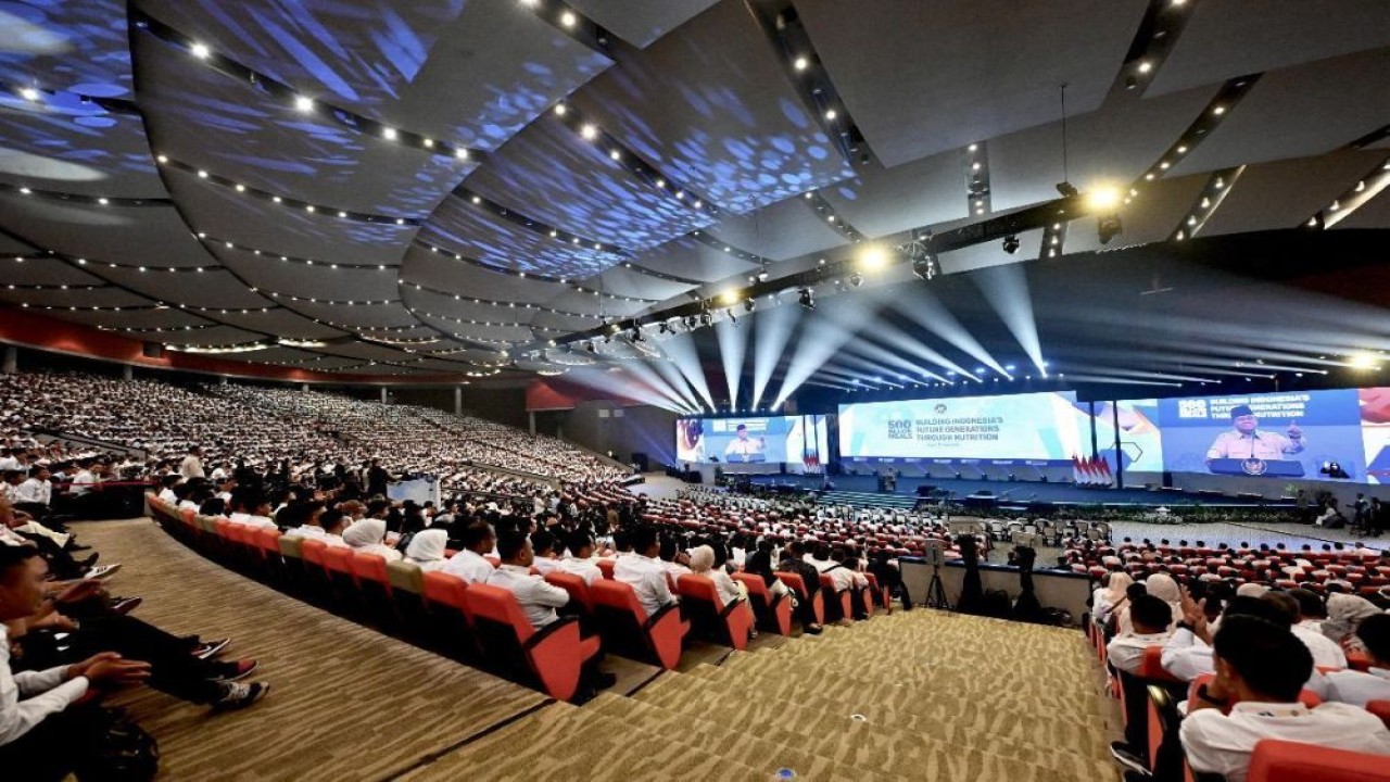 Presiden Prabowo perkuat komitmen program MBG melalui Building Indonesia's Future Generations Through Nutrition. (Foto: Sekretariat Presiden)