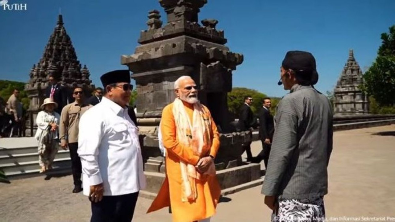 Presiden Prabowo Subianto bersama Perdana Menteri (PM) India Narendra Modi meresmikan proyek konservasi dan restorasi Kompleks Candi Prambanan di Sleman, Daerah Istimewa Yogyakarta (DIY). (Foto: Istimewa)