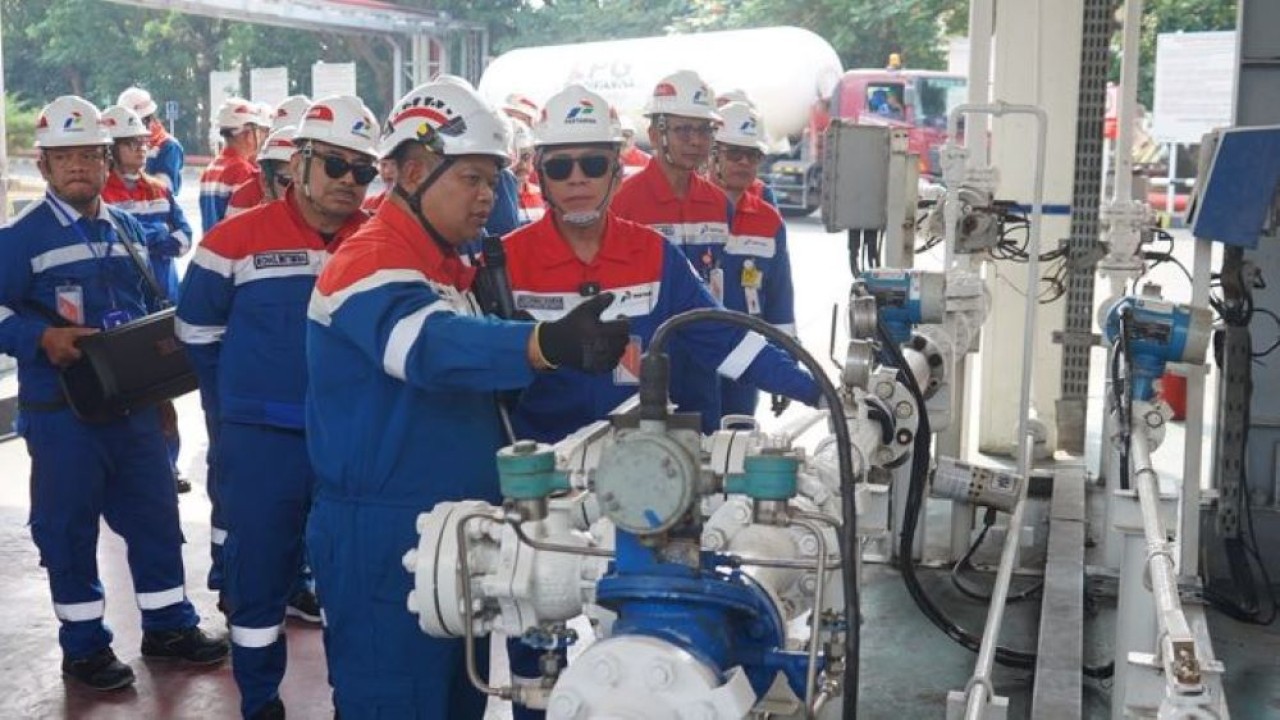 Komisaris Utama PT Pertamina (Persero) Mochamad Iriawan saat melakukan Management Walkthrough di Terminal LPG Tanjung Sekong, Cilegon, Banten, Rabu, 29 Juli 2026. (Pertamina)