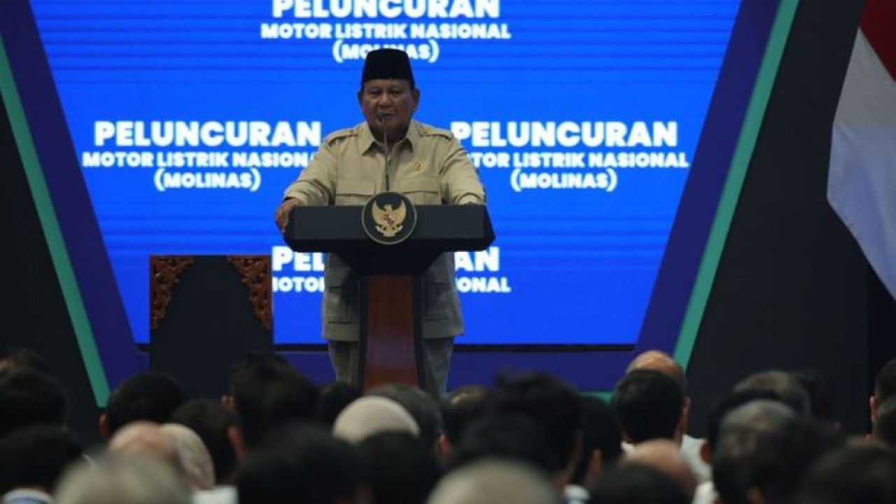 Presiden Prabowo Subianto menyampaikan sambutan dalam peluncuran Motor Listrik Nasional (Molinas) di Cikarang, Kabupaten Bekasi, Jawa Barat, Kamis (13/8/2026). (Foto: Istimewa)
