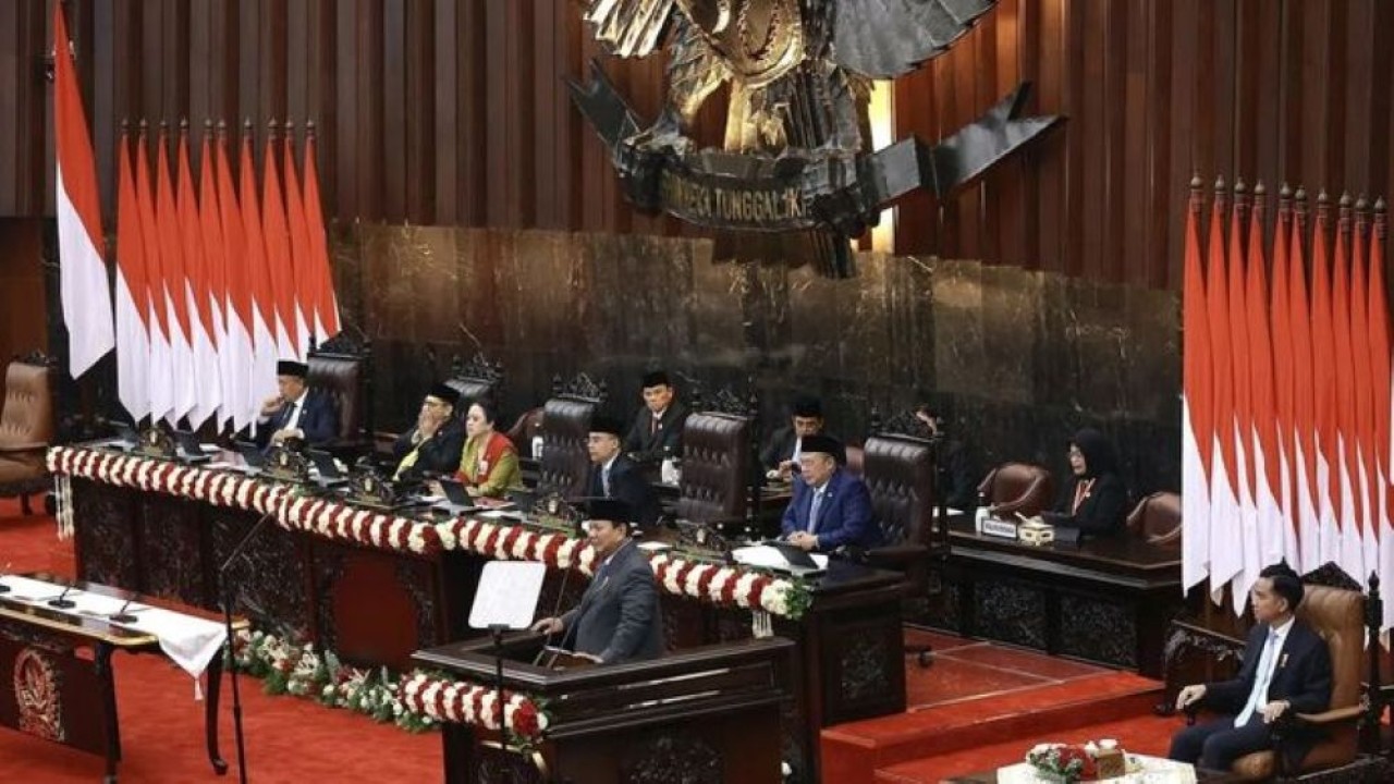 Presiden Prabowo Subianto menyampaikan pidato dalam Sidang Tahunan MPR RI dan Sidang Bersama DPR-DPD RI Tahun 2025 di Gedung Nusantara, Kompleks Parlemen, Jakarta, Jumat, 15 Agustus 2025. (Foto: Antara)